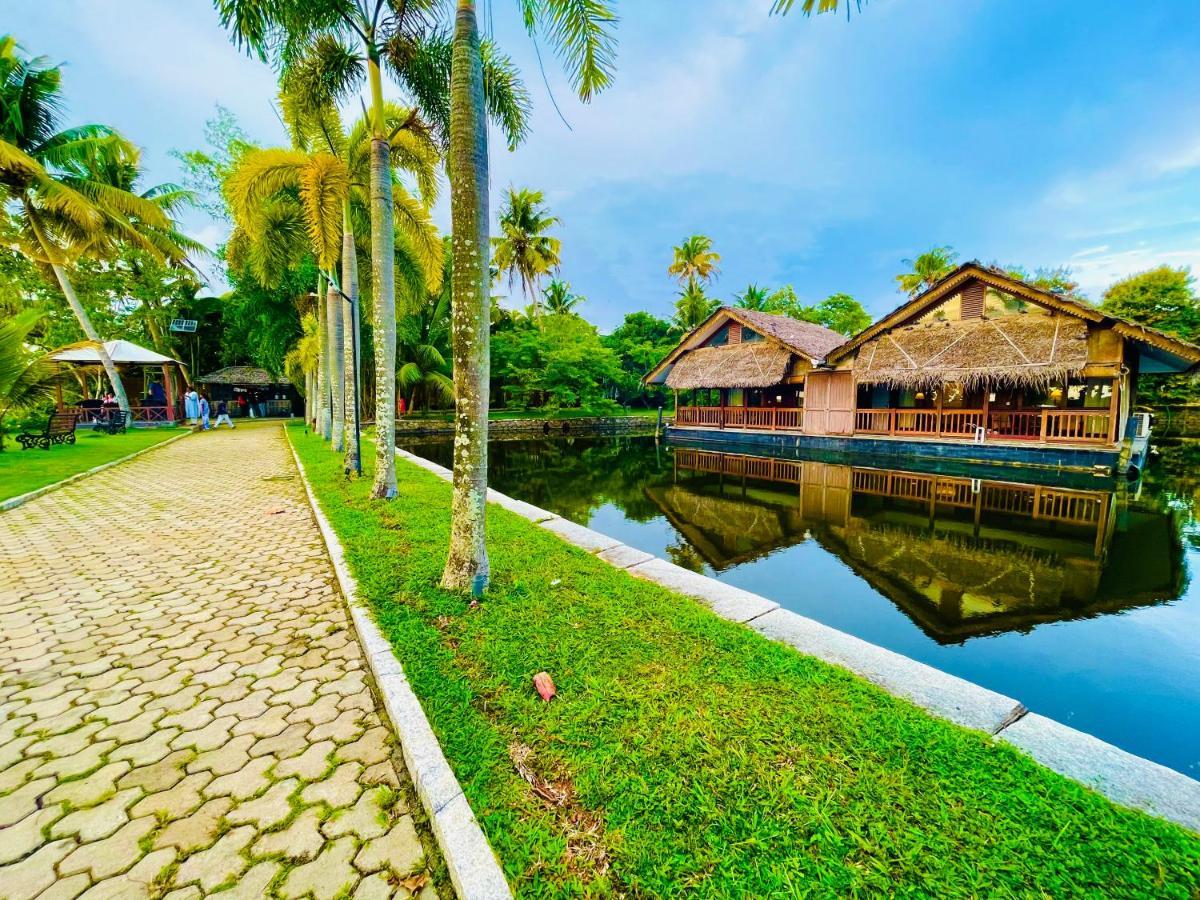 Plumeria Lake Resort & Spa Vayalar Exterior photo