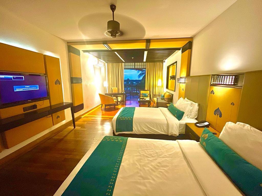 Plumeria Lake Resort & Spa Vayalar Exterior photo