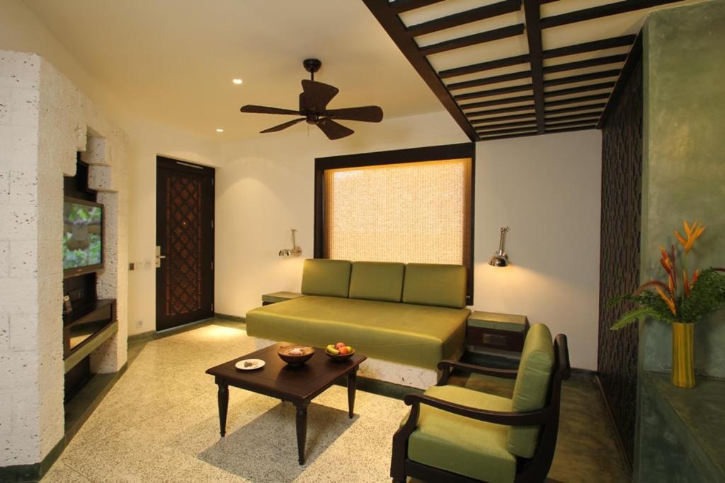 Plumeria Lake Resort & Spa Vayalar Exterior photo